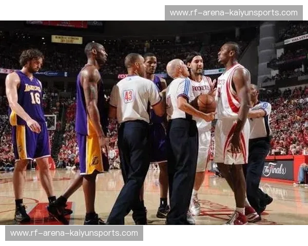 宿命之战，永恒经典：重温勇士vs火箭录像，那个时代的篮球极致浪漫